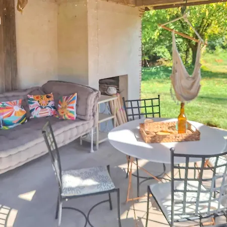 5 Bedroom Gorgeous In Sainte-marthe *