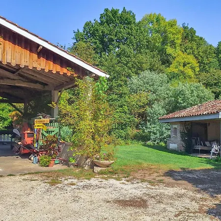 5 Bedroom Gorgeous In Sainte-marthe Sainte-Marthe (Lot-et-Garonne)