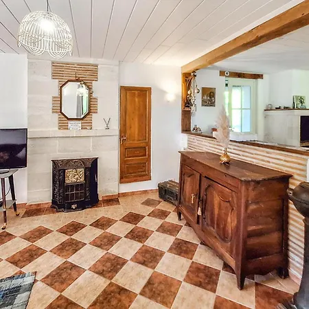 5 Bedroom Gorgeous In Sainte-marthe Sainte-Marthe (Lot-et-Garonne)