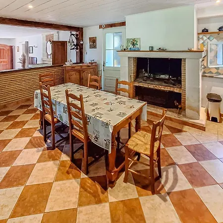 Ferienhaus 5 Bedroom Gorgeous In Sainte-marthe *