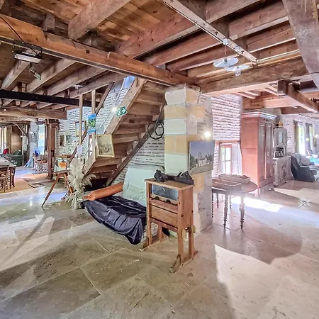 5 Bedroom Gorgeous In Sainte-marthe Sainte-Marthe (Lot-et-Garonne)