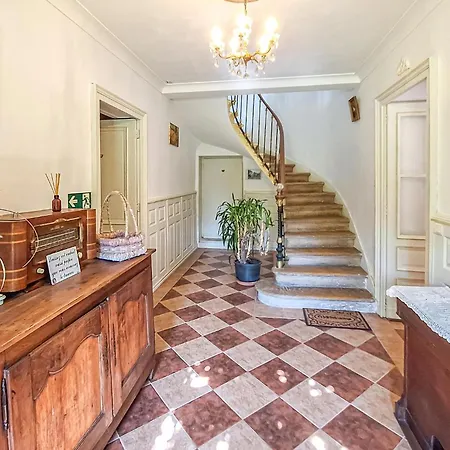 5 Bedroom Gorgeous In Sainte-marthe Ferienhaus *