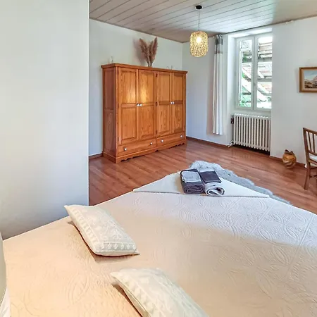 Ferienhaus 5 Bedroom Gorgeous In Sainte-marthe *