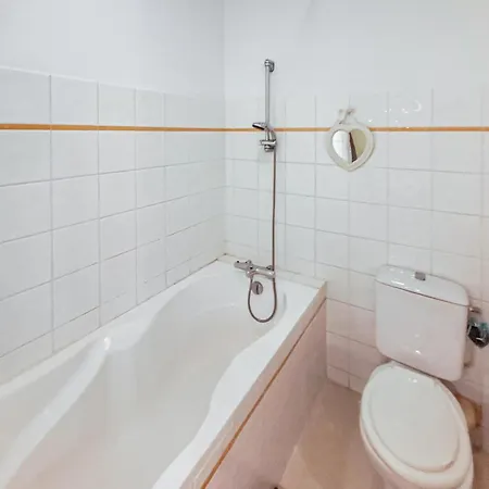 5 Bedroom Gorgeous In Sainte-marthe *